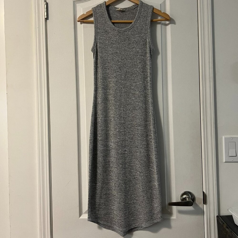 ⭐️$5, spend over $20 - XXS Aritzia Wilfred Free round neck sweater dress